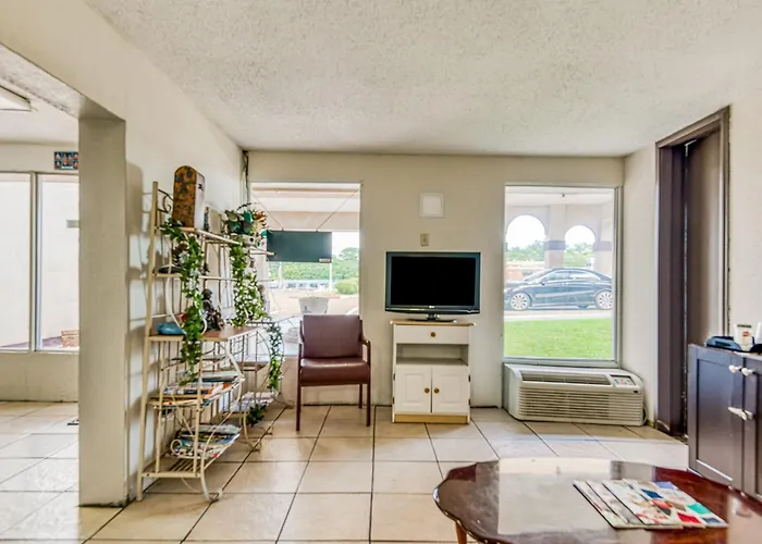 Oyo Hotel Jackson North I-55